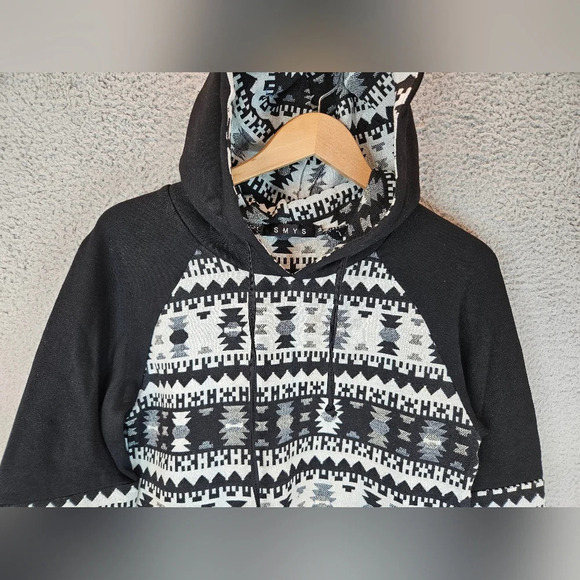 SMYS Womens Hooded Sweatshirt Sz M Aztec Western Rodeo Cowgirl Black & White - Picture 3 of 11